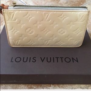 Louis Vuitton Pochette Clutch